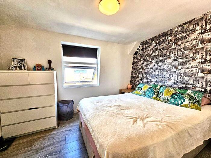 1 Bedroom Flat To Rent In Kingsland Road, Dalston, E8