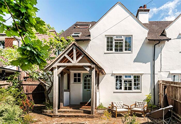 4 Bedroom Semi Detached House For Sale In Cootham Brow, Storrington, Pulborough, West Sussex, RH20