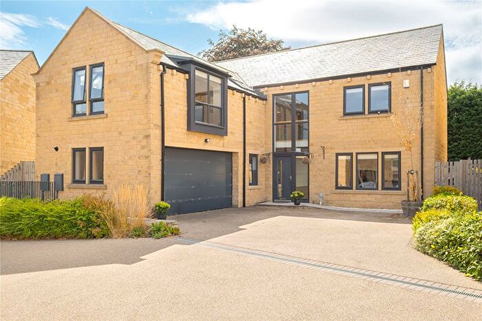 5 Bedroom Detached House For Sale In Stocksmead Court, Stocksmoor, Huddersfield, HD4