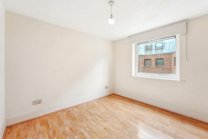 2 Bedroom Flat To Rent In Charter Quay, Kingston Upon Thames, KT1