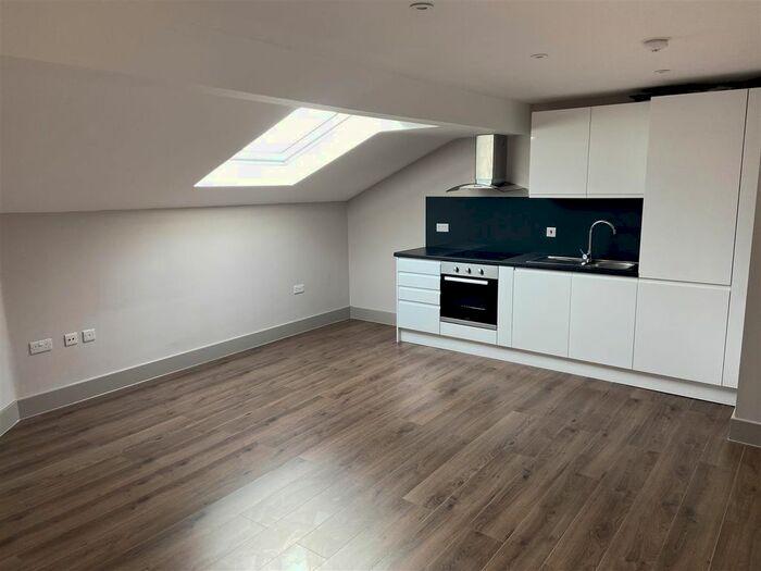 1 Bedroom Flat To Rent In Triangle Business Park, Quilters Way, Stoke Mandeville, Aylesbury, HP22