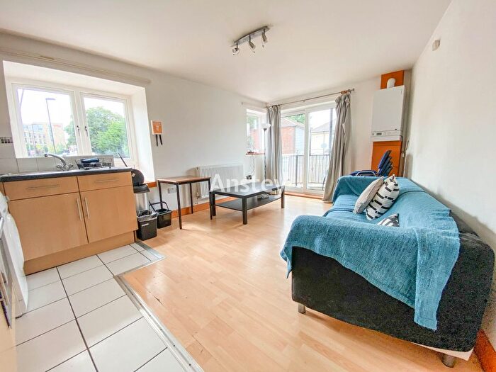 3 Bedroom Flat To Rent In Portswood Road, Southampton, Hampshire, SO17