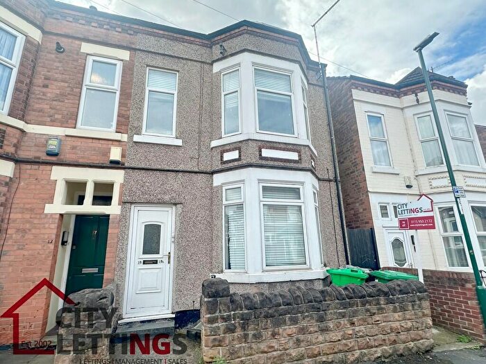 2 Bedroom Flat To Rent In Dunlop Avenue, Nottingham, NG7