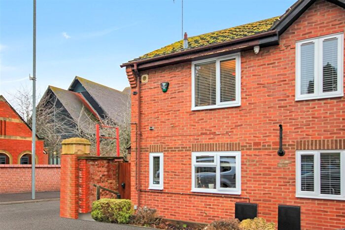 2 Bedroom End Terrace House For Sale In Castle Road, Wellingborough, NN8