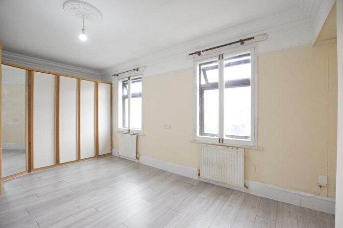 4 Bedroom Semi-Detached House To Rent In Chester Road, Seven Kings, IG3