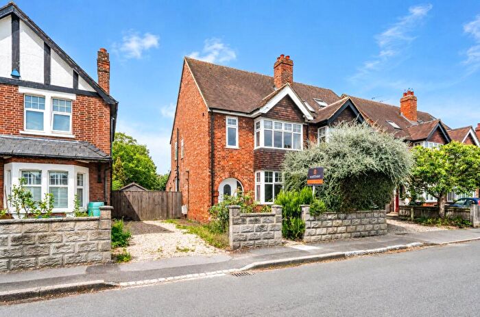 3 Bedroom Semi-Detached House For Sale In Wytham Street, Oxford, OX1