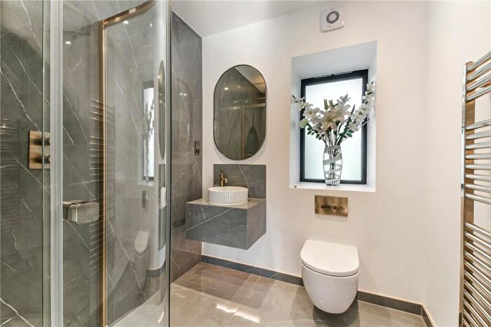 4 Bedroom Detached House For Sale In Gilhams Avenue, Banstead, Surrey, SM7