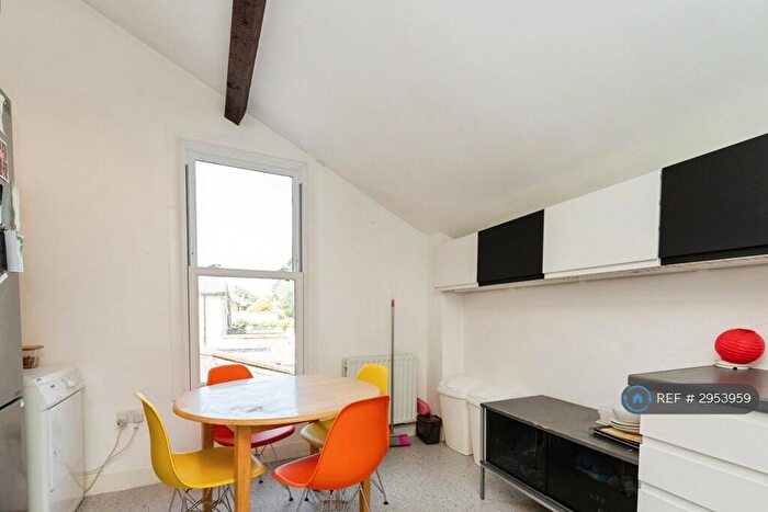 5 Bedroom Flat To Rent In The Swan, Kingston Upon Thames, KT1