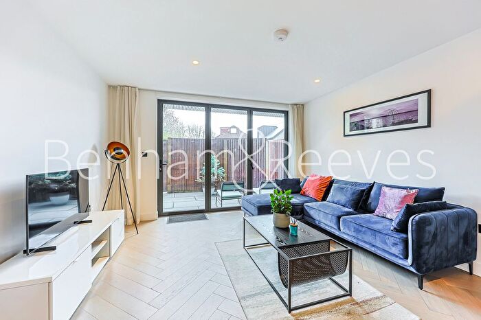 2 Bedroom Flat To Rent In Durnsford House, Durnsford Road, SW19