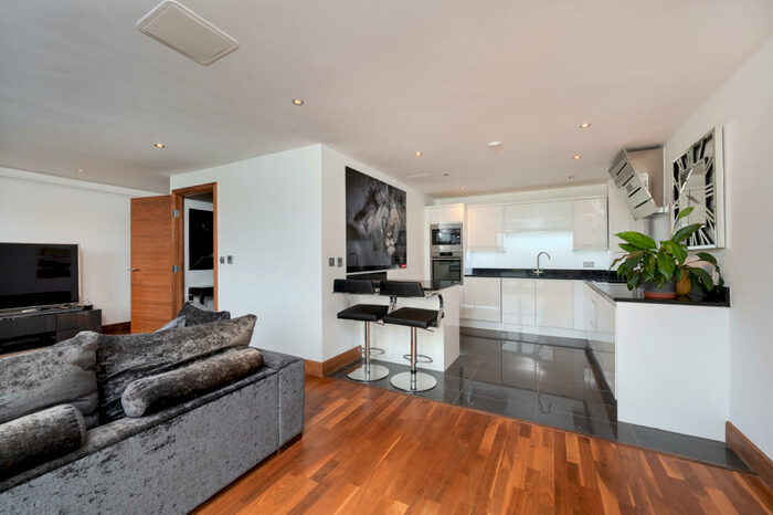 2 Bedroom Flat To Rent In Woolston Manor, Abridge, Abridge, Abridge, Essex, IG7