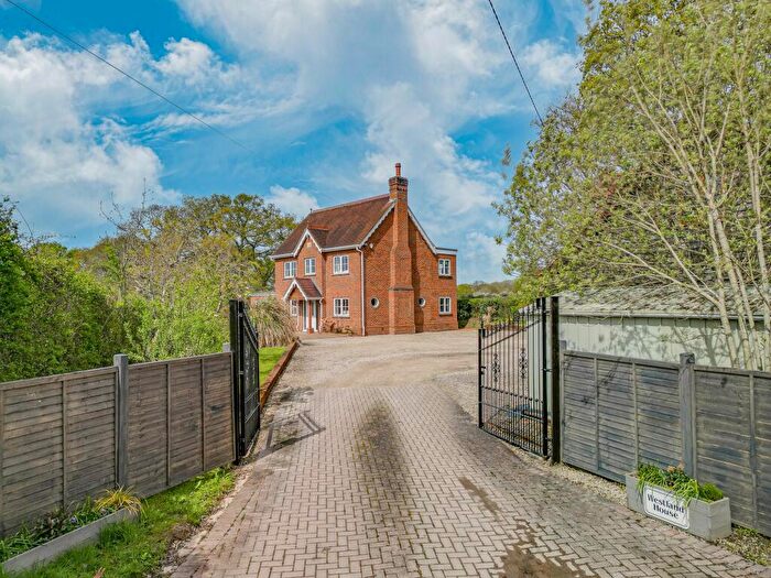 5 Bedroom Detached House For Sale In Winchester Road, Upham, SO32