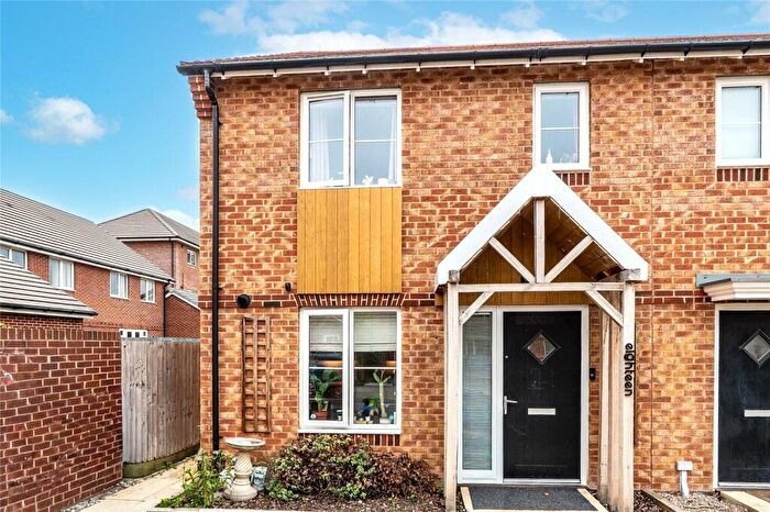2 Bedroom End Of Terrace House For Sale In Samphire Close, Didcot, OX11