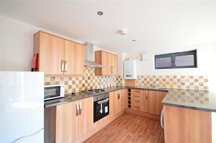 2 Bedroom Flat To Rent In Station Road, Kettering, NN15