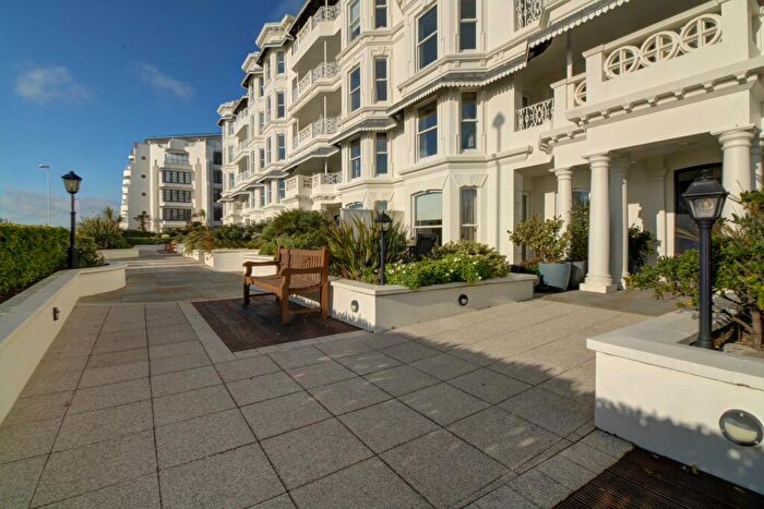 2 Bedroom Flat For Sale In Marine Parade, Worthing, BN11