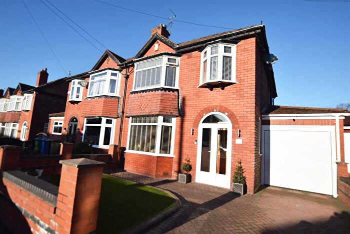 3 Bedroom Semi Detached House For Sale In Mossway, Alkrington, Middleton, M24