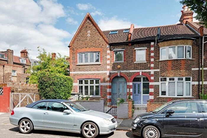 4 Bedroom Terraced House To Rent In Dordrecht Road, Acton, W3