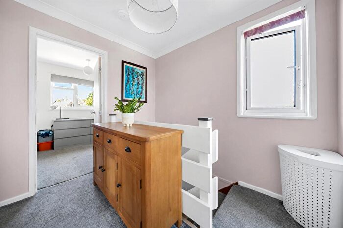 4 Bedroom House For Sale In Newton Manor Close, Swanage, BH19 - Photo 11