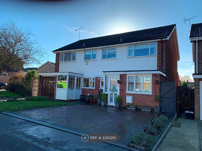 4 Bedroom Semi-Detached House To Rent In Gumping Road, Orpington, BR5