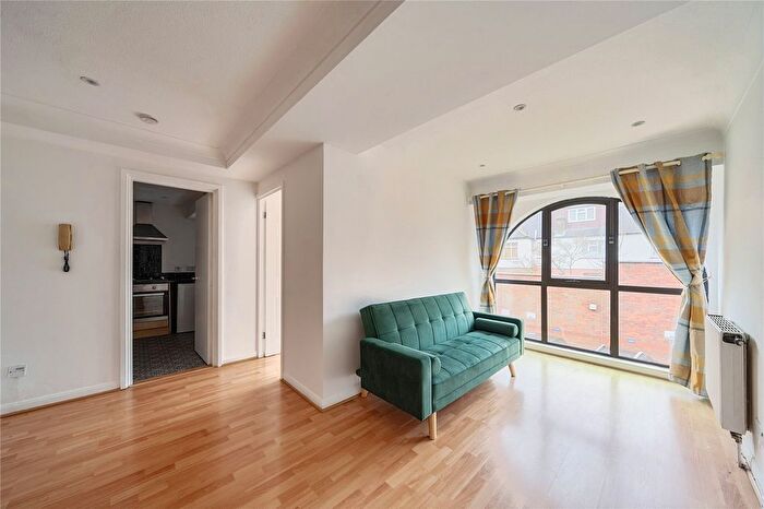 1 Bedroom Flat For Sale In Heath Road, Twickenham, TW1