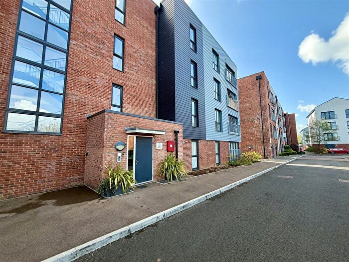 2 Bedroom Flat For Sale In Hobbs Way, Gloucester, GL2