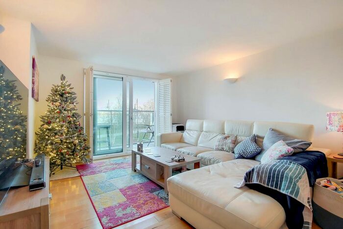 2 Bedroom Flat To Rent In Argyll Road, Woolwich, London, SE18