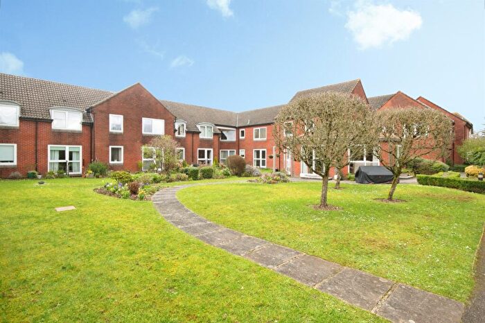 1 Bedroom Apartment For Sale In Salisbury Road, Fordingbridge, SP6