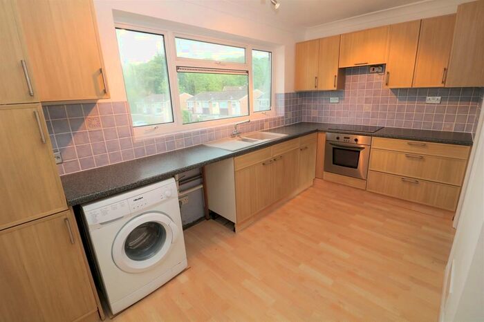 2 Bedroom Apartment To Rent In Spook Hill, North Holmwood, RH5