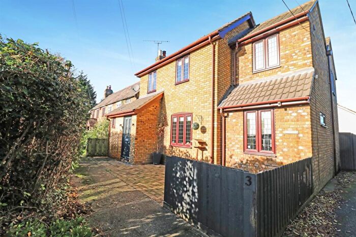 4 Bedroom Detached House For Sale In Brick House Lane, Boreham, Chelmsford, CM3