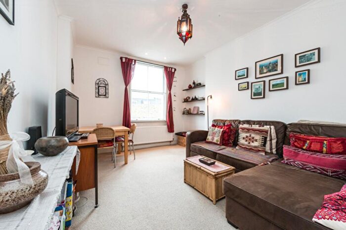 1 Bedroom Flat To Rent In Lavender Hill, Battersea, London, SW11