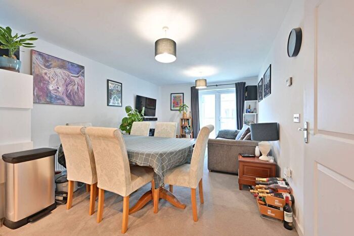 2 Bedroom Flat To Rent In Whistler Court, Watford, WD25