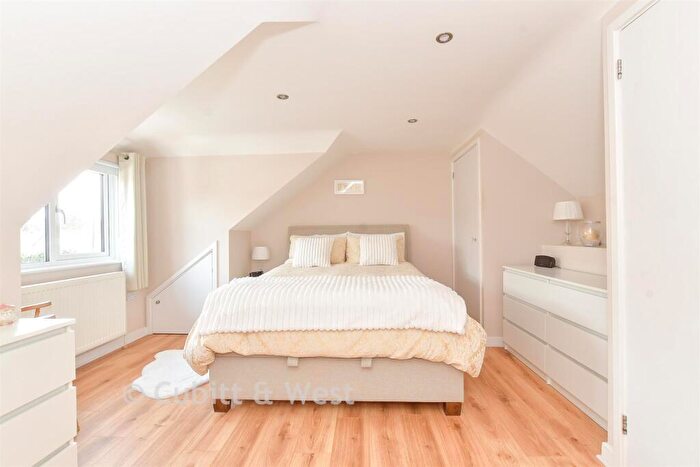 4 Bedroom Detached House For Sale In Burndell Road, Yapton, Arundel, West Sussex, BN18