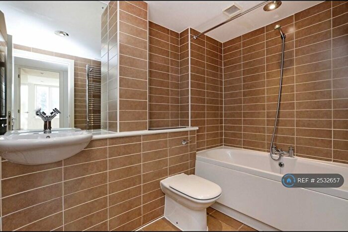 2 Bedroom Flat To Rent In Holly Street, Sheffield, S1