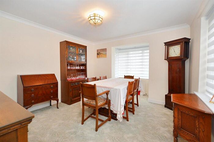 5 Bedroom Detached House For Sale In Trentham Drive, Holt Road, Sheringham, NR26