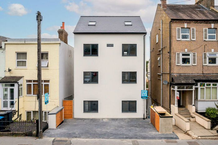 1 Bedroom Apartment To Rent In A Selsdon Road, South Croydon, CR2