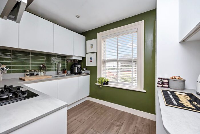1 Bedroom Flat For Sale In Lennox Road, Broadwater, Worthing, BN11