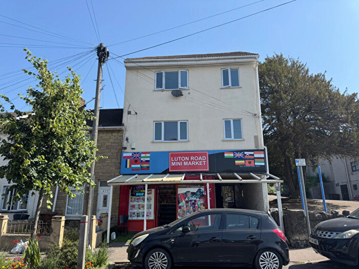 1 Bedroom Flat To Rent In Kings Court, Luton Road, Chatham, Kent, ME4