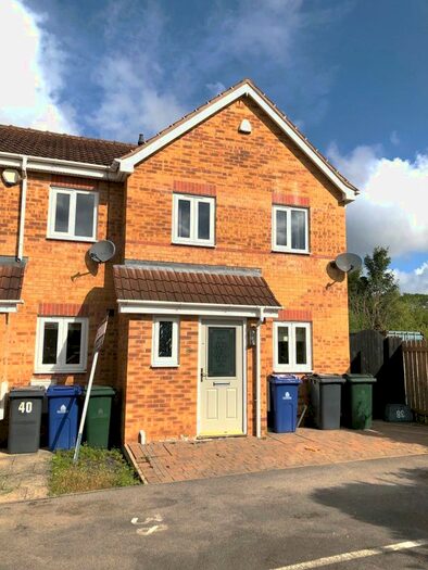 3 Bedroom Semi-Detached House To Rent In Walstow Crescent, Armthorpe, Doncaster, DN3
