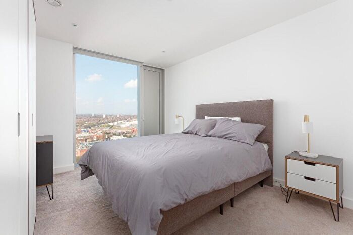 2 Bedroom Flat To Rent In Anaconda Cut, Greengate, M3