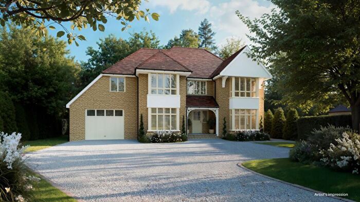 3 Bedroom Detached House For Sale In Burgess Wood Road South, Beaconsfield, HP9