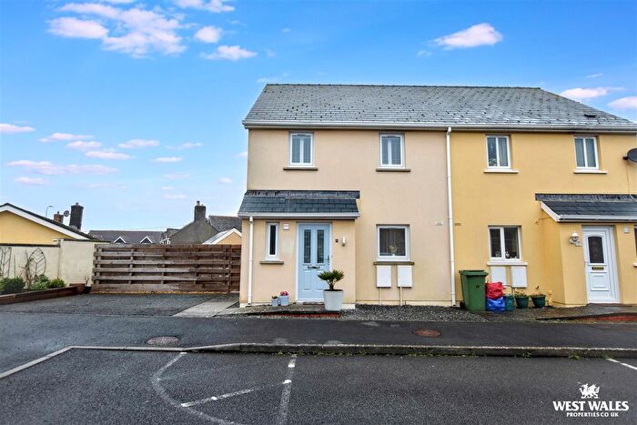 3 Bedroom Semi Detached House For Sale In Goughs Court, Milford Haven, SA73