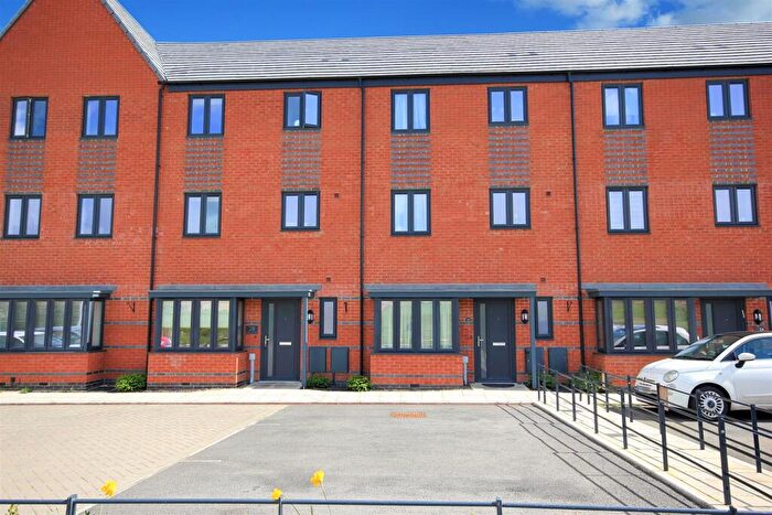 4 Bedroom Town House For Sale In Cheyne Avenue, Wellingborough, NN8