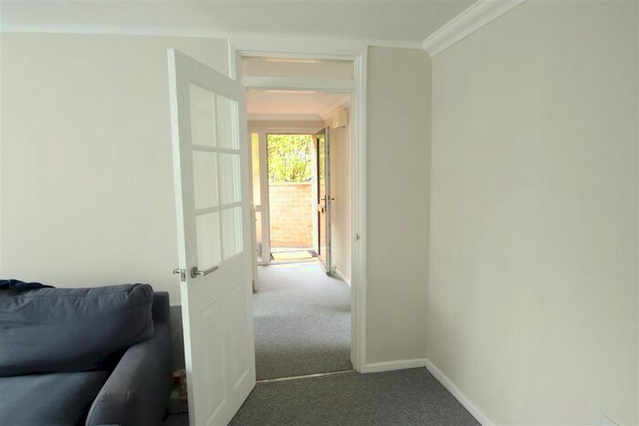 2 Bedroom Flat For Sale In Lordswood Road, Harborne, Birmingham, B17