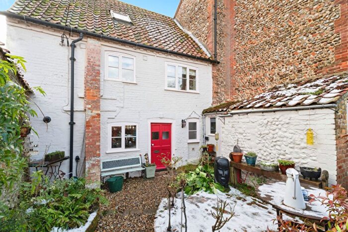3 Bedroom Cottage For Sale In Swan Street, Fakenham, NR21