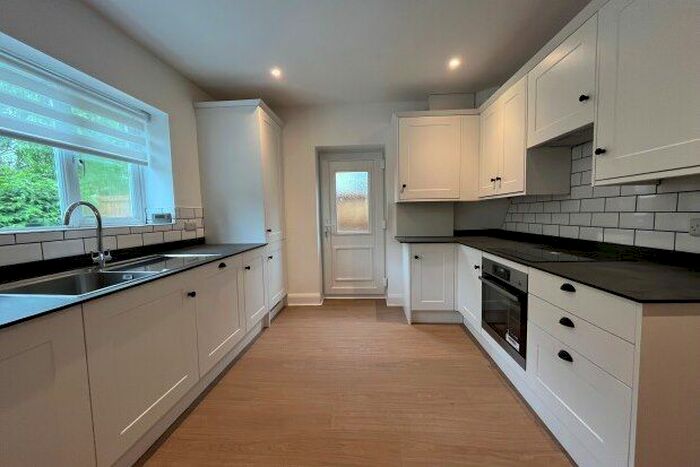 3 Bedroom Bungalow To Rent In Randalls Road, Leatherhead, KT22