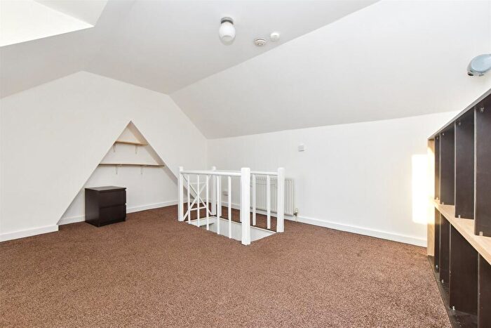 3 Bedroom Terraced House For Sale In Hillbury Road, Whyteleafe, Surrey, CR3