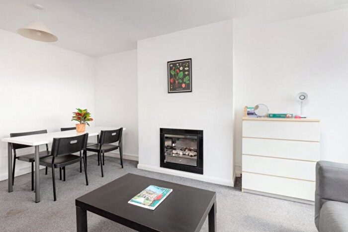 2 Bedroom Property To Rent In A Almorah Road, London, N1