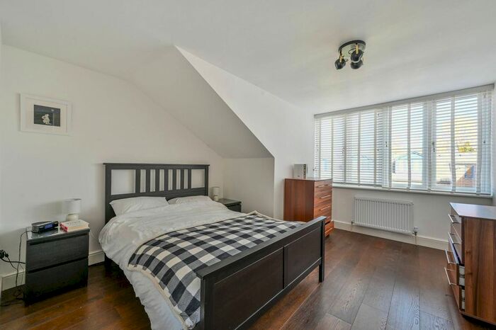 3 Bedroom Property For Sale In Benson Quay, Wapping, London, E1W