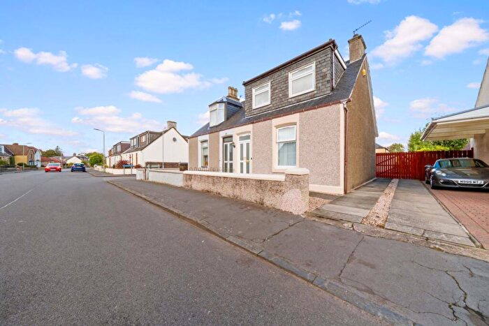 3 Bedroom Semi-Detached House For Sale In Burnhead Road, Larbert, FK5