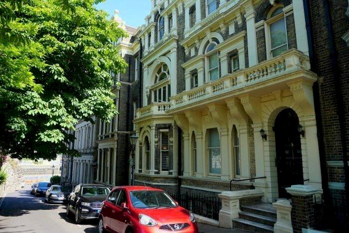 1 Bedroom Flat To Rent In Castle Hill, Rochester, ME1