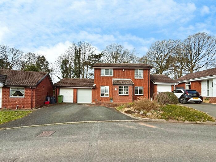 4 Bedroom Link Detached House For Sale In Royal Oak Drive, Apley, Telford, TF1